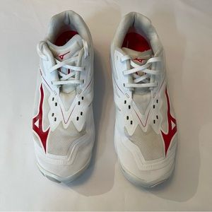 Pownce, Women’s volleyball shoes , white , red size 11 good condition pr…